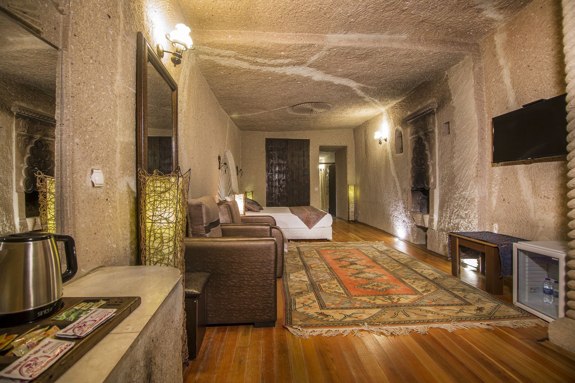 Roma Cave Suite