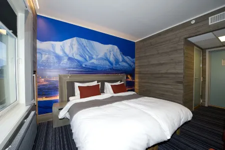 Svalbard Hotell | Polfareren