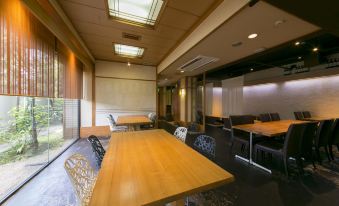 Plaza Hotel Toyota - Housity