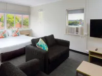 Palm Beach Hotel Hotels in Gold Coast