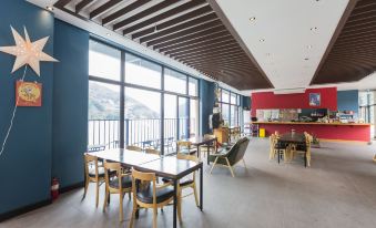 가평 돌고래 리조트 썸네일
