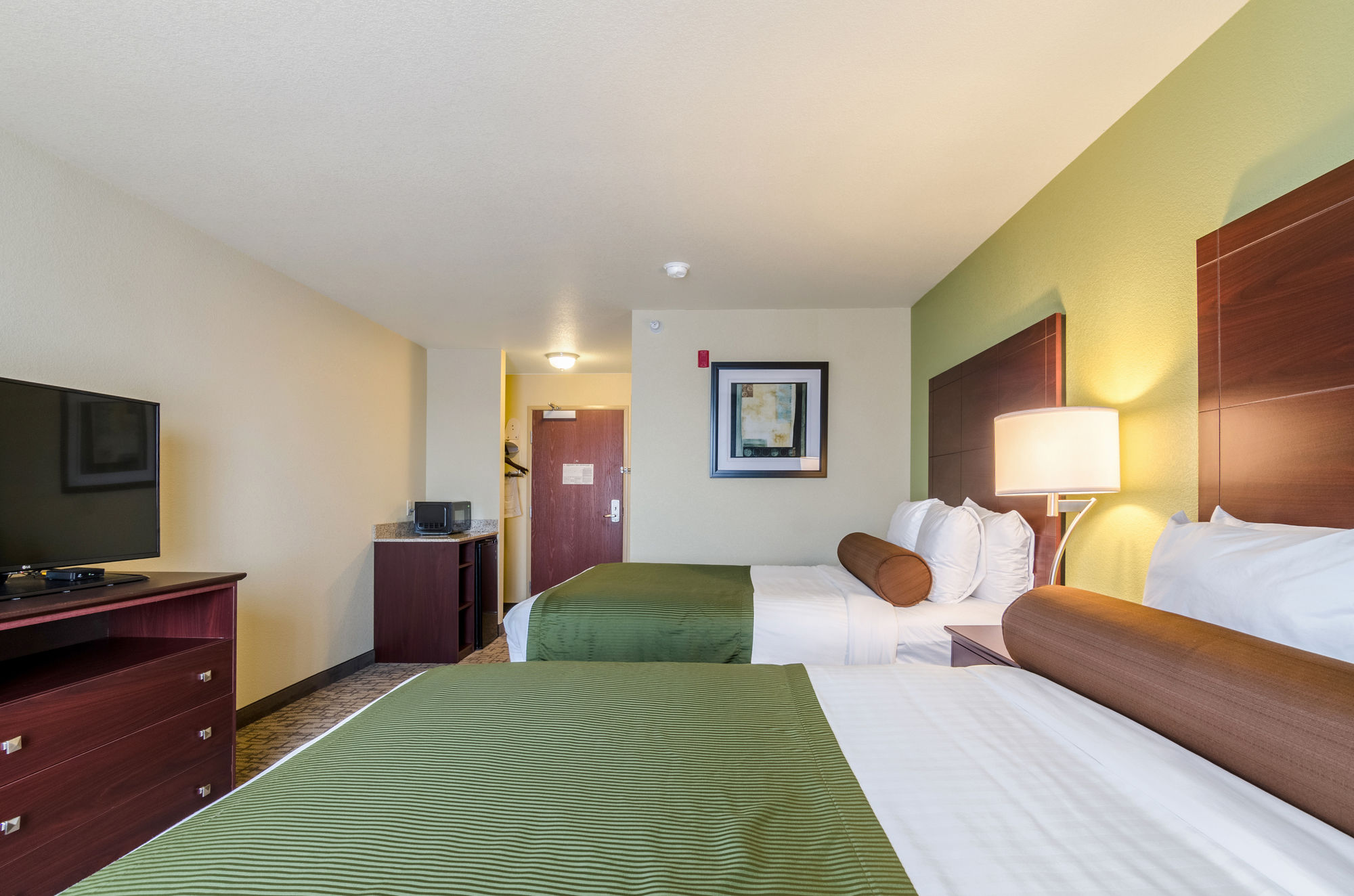 Cobblestone Hotel & Suites - McCook