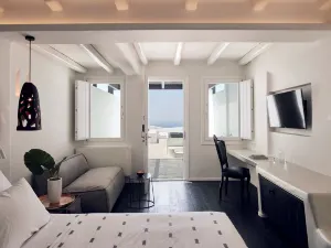 Cavo Tagoo Santorini