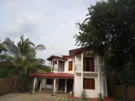 Flower Seven Hotel Отели в г. Миайнтейл