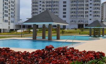 Blowing in the Wind - Lake View Apartments