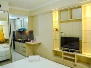 Modern Studio Grand Serpong Apartment by Travelio