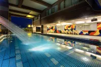 Cheng Pao Hotel - Pool