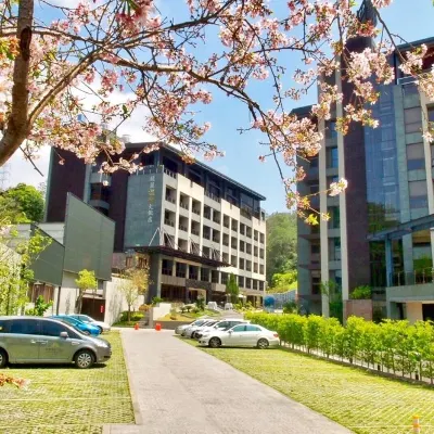 Fuli Hot Spring Resort Hotels near Yuchi Wenwu Temple