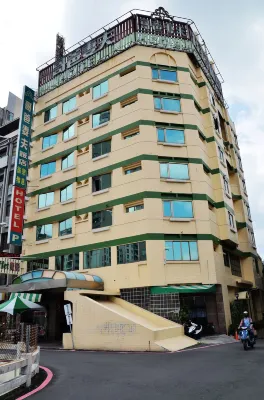 Family Hotel - Linsen Hoteles en Tainan