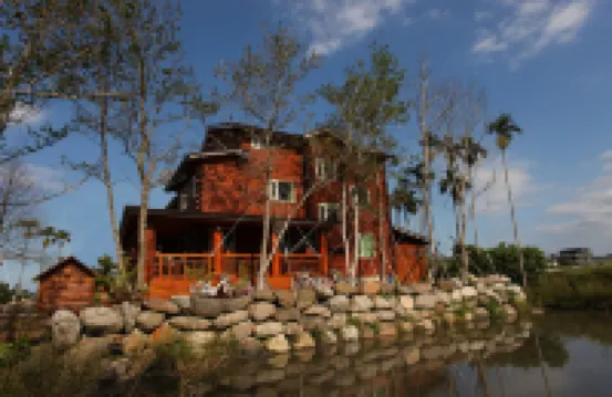 North Zart Hotels near Spring Onion Local Museum