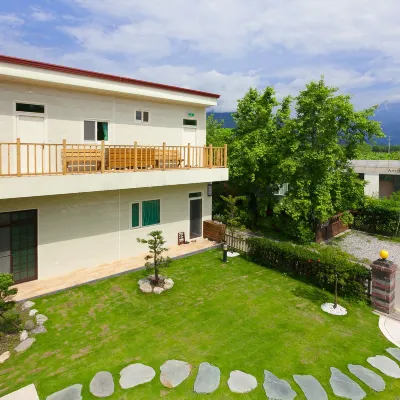 Yuanqiwu House Hotels near Zhixue Train Station