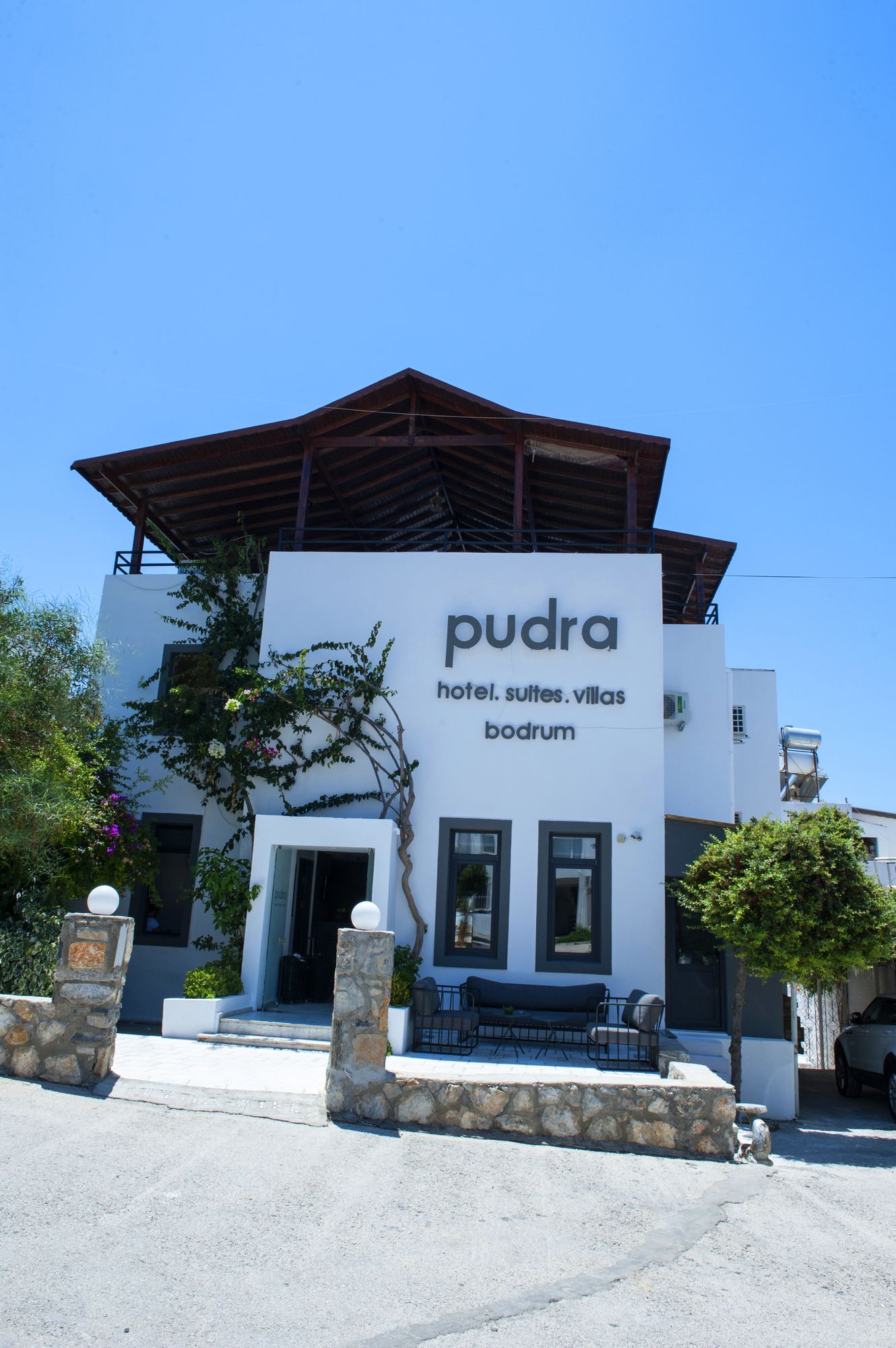 Pudra Hotel