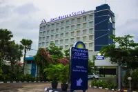 Days Hotel & Suites by Wyndham Jakarta Airport Hotels in Neglasari