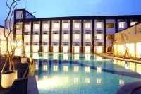 Front One Akshaya Hotel Karawang Hotel dekat PASAR JATIRAGAS