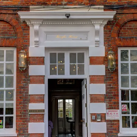 Baylis Park Hotel