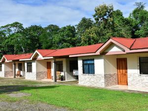 阿札登家庭旅館 - 唐璜小屋