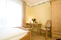 Hotel Haus Linden Hôtels à : Zingst