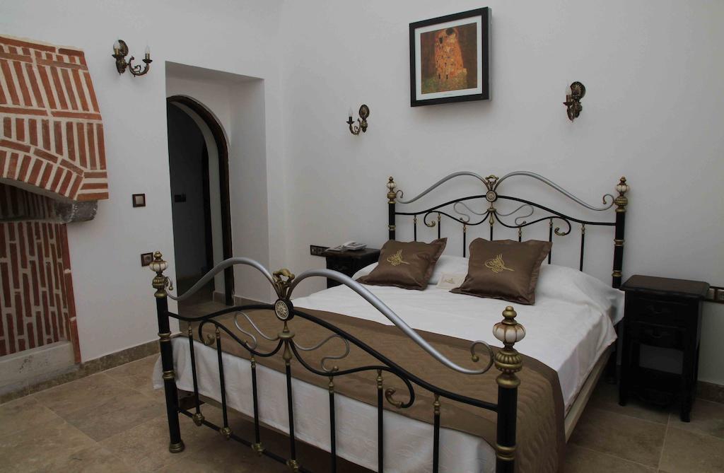 Cesme Kanuni Kervansaray Historical Hotel