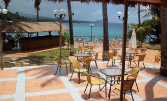 Cristal Itsandra Beach Hotel