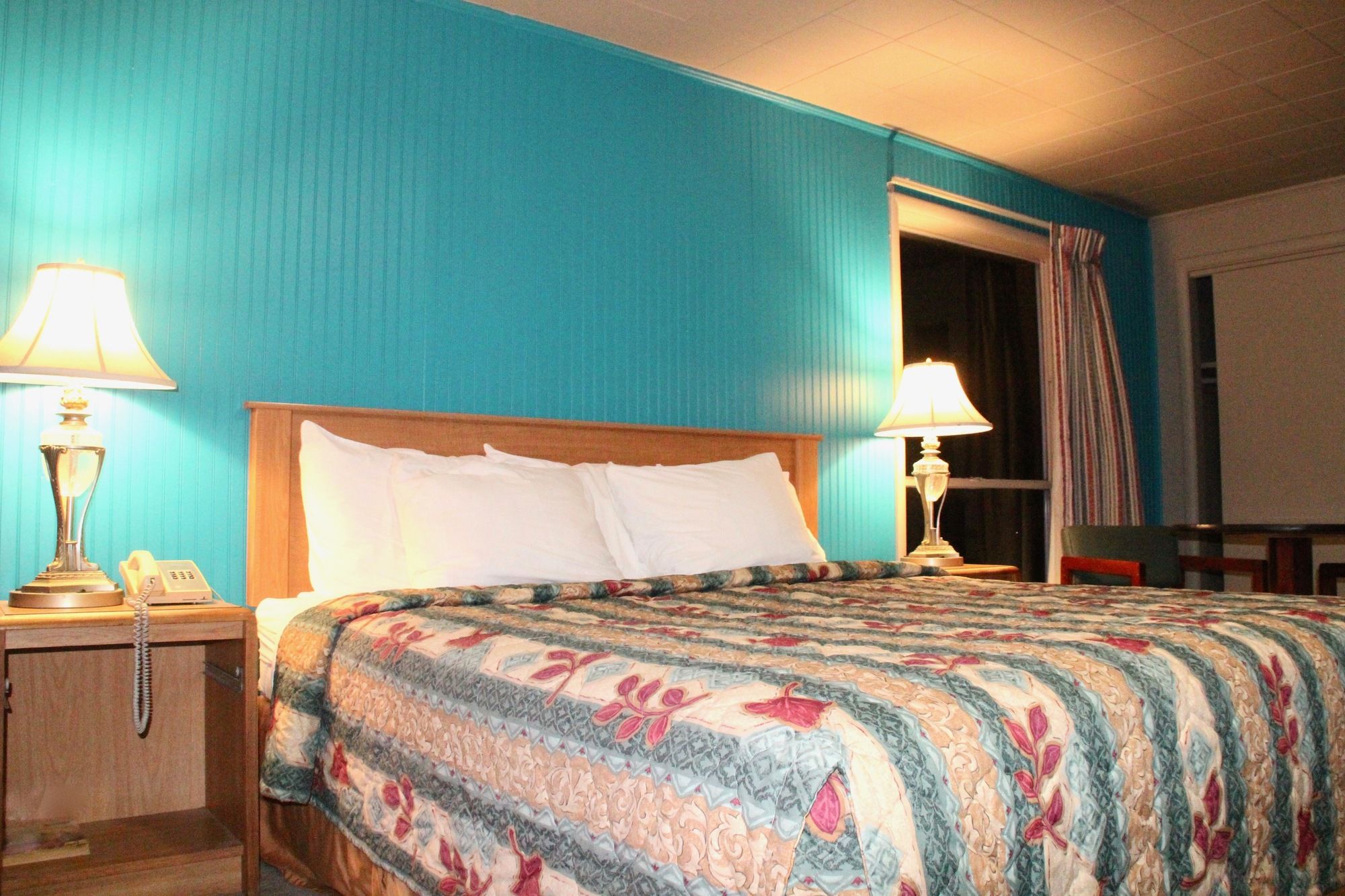 Campbell's Motel Scottsburg