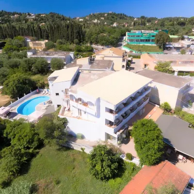 Louvre Hotel Hotels near Kapodistrias Museum