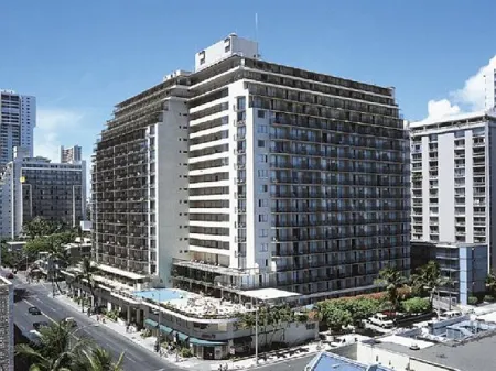 Hilton Garden Inn Waikiki Beach, Honolulu Отели рядом с достопримечательностью «Lucoral Museum»