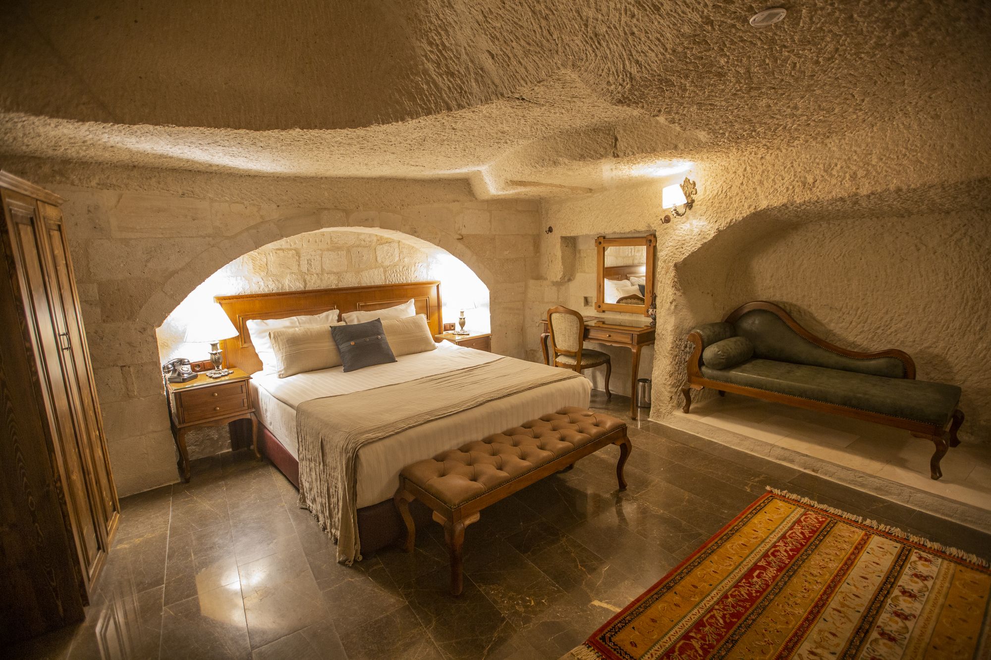 Artemis Cave Suites