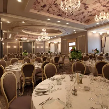 Tresor Le Palais Timisoara, Curio Collection by Hilton