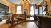 White Hart Hotel & Apartments Hotels in Felliscliffe