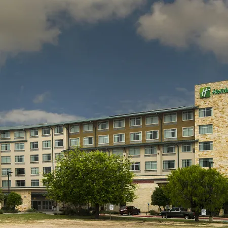 Holiday Inn SAN ANTONIO SEAWORLD by IHG Отели рядом с достопримечательностью «Аквапарк Акватика в Сан-Антонио»