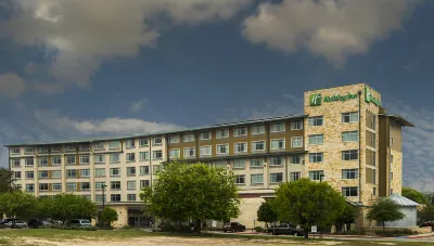 Holiday Inn San Antonio Seaworld Hôtels à proximité de : Crown Meadows Neighborhood Park