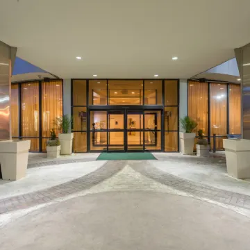 Holiday Inn NEW ORLEANS WEST BANK TOWER by IHG Hotels near Behrman Memorial Park