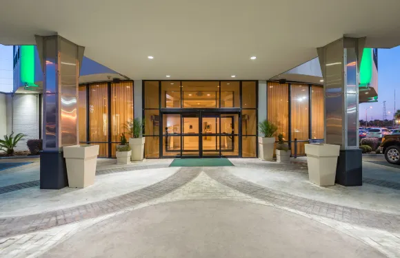 Holiday Inn 新奧爾良西岸大廈