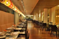 โรงแรม ฮอลิเดย์ อินน์ ซานโต โดมิงโก บาย IHG - ที่มีที่จอดรถ