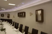 Hotel-Pension am Schwanenteich Hôtels à : Wittemberg