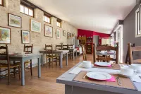 Logis Auberge de Tavel Hotels in Valliguieres