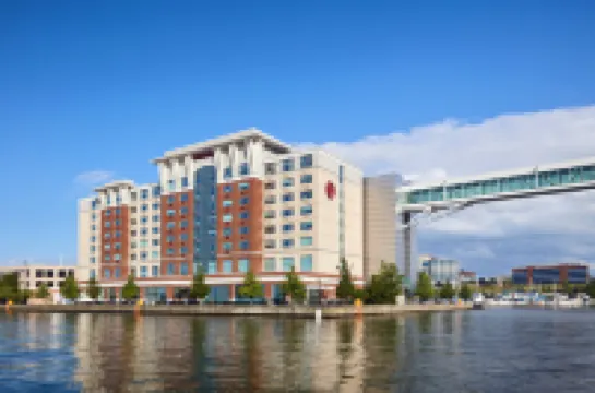 โรงแรมเชอราตัน อีรี เบย์ฟรอนท์ โรงแรมใน