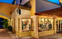 Omni Scottsdale Resort & Spa at Montelucia Hotels in Paradise Valley
