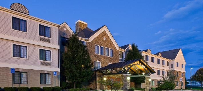 Staybridge Suites 底特律的烏蒂卡by IHG 馬科姆縣住宿飯店