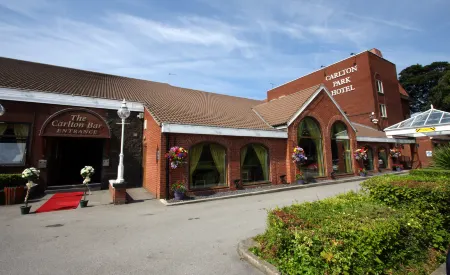 Carlton Park Hotel Отели в г. Отон