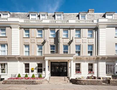 Best Western Royal Hotel فنادق في St. Saviour