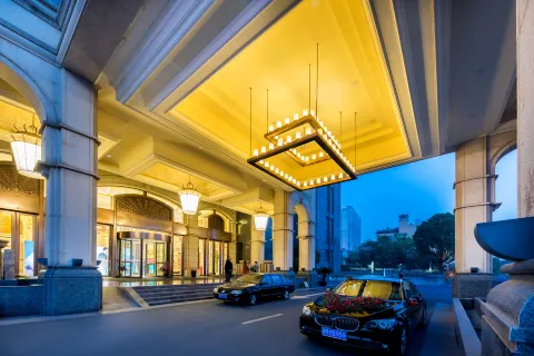 Galaxy International Hotel