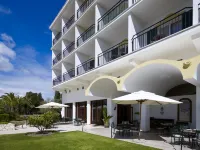 Penina Hotel & Golf Resort Hotels near Church of Misericordia of Alvor