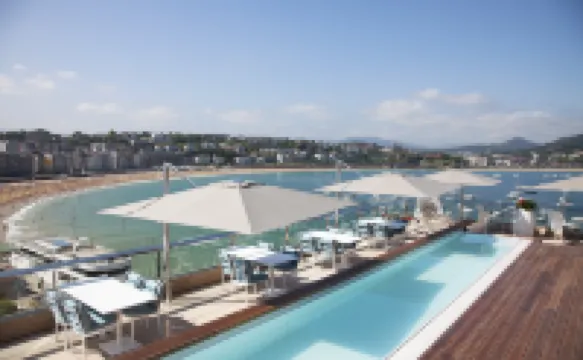 拉薩拉廣場酒店