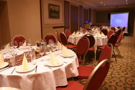 Hotel Capitulum Отели в г. Дьор