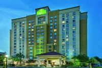 La Quinta Inn & Suites by Wyndham San Antonio Riverwalk