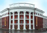 謝韋爾納亞飯店 Karelian hut附近的飯店
