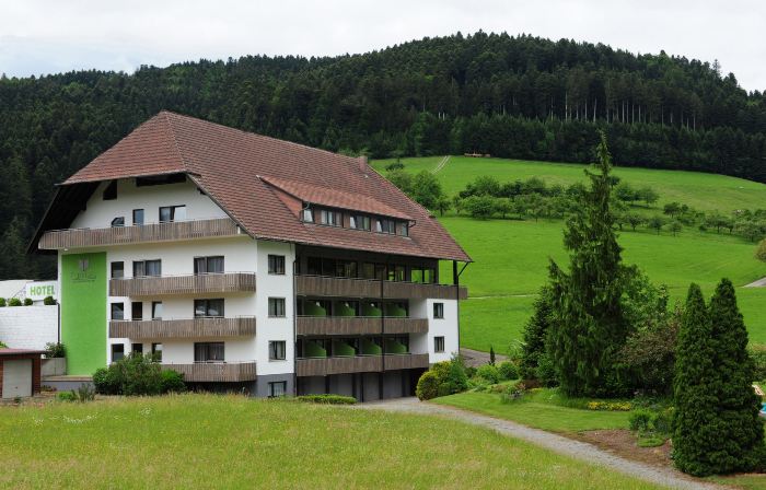 Fuxxbau - Wirtschaft & Hotel