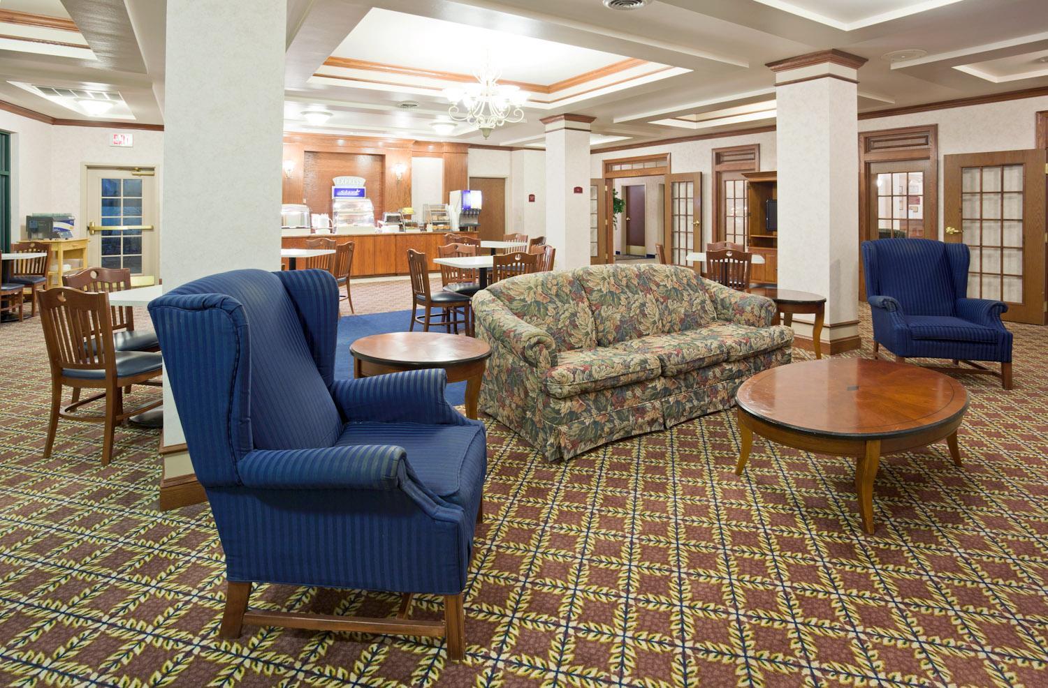 Holiday Inn Express Hotel & Suites Fort Atkinson, an Ihg Hotel