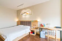 QingYueju Business Hotel Hotels in Fengqiu